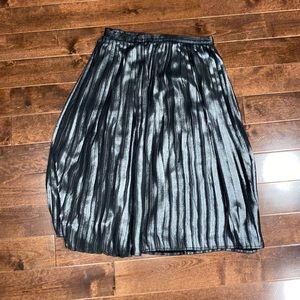 Pleated metallic skirt PERFECT for the holidays!